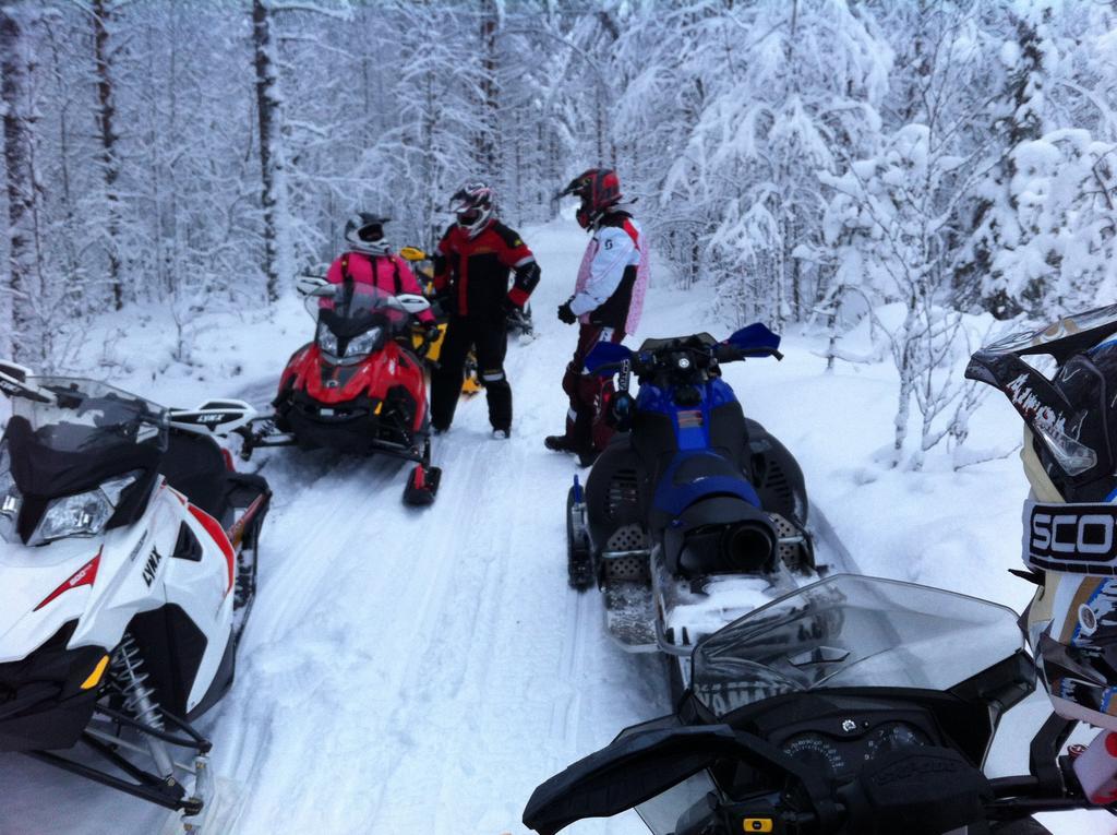 Karjalan Helmi Hotel Tolosenmäki Екстериор снимка